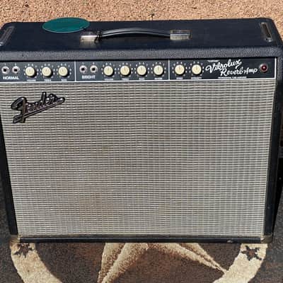 Fender "Custom" Vibrolux Reverb 40-Watt 2x10" Guitar Combo 1996 - 2013 - Black image 4