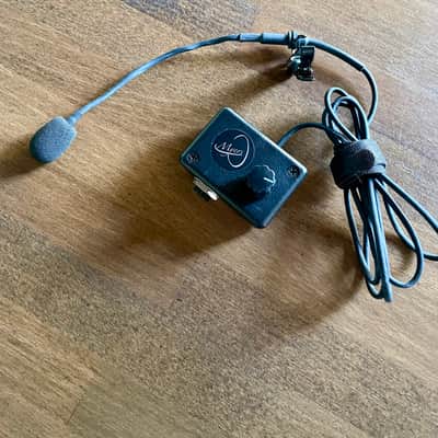 Manopole E Interruttori Del Preamplificatore Sulla Scheda Del Pannello Della Console Di Miscelazione 482257 97429