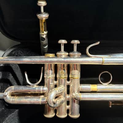 Bach Stradivarius Trumpet Model 37, Silver Finish image 6