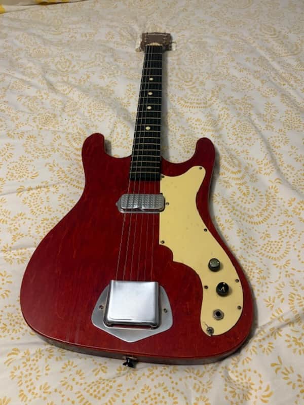 Silvertone 1410 wishbone 1963 - Red stain image 1