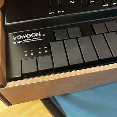 Vongon Replay 28-Key Digital Synthesizer 2024 - Present - Black image 3
