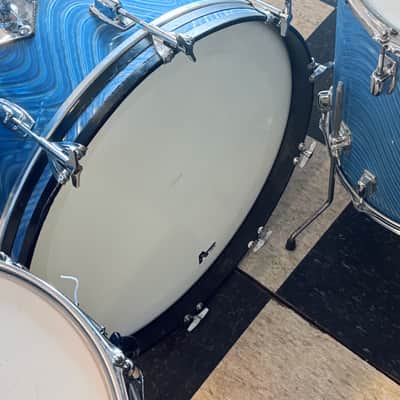 Ludwig S-320 Standard Drum Kit w/ matching Snare Early 1970s - Blue Astro imagen 7