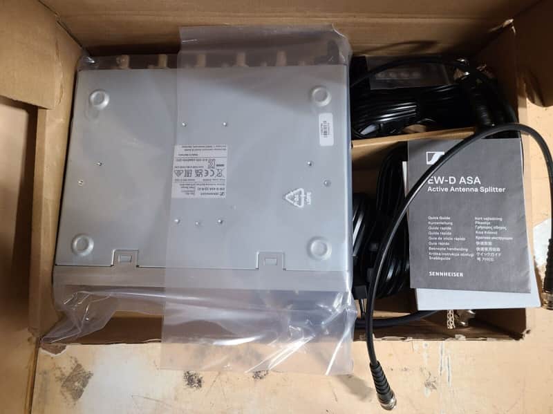 Sennheiser EW-D ASA 4-Way Active Antenna Splitter with DC Distribution for EW-D Wireless Systems (open) **perfecto!! image 1
