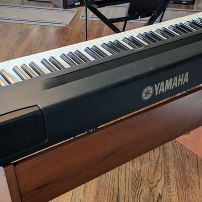 Yamaha P-60 digital piano image 2