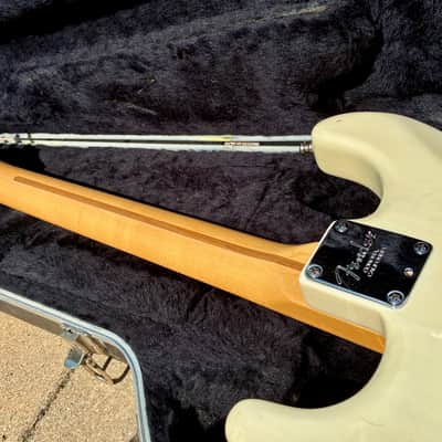2000 Fender American Standard Stratocaster Maple Fretboard Vintage White Original Case image 6