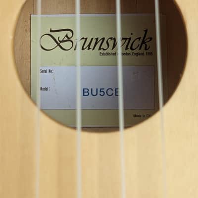 Brunswick BU5CE Ukulele - Concert Size - Electro Acoustic - Maple Finish - Gig Bag - image 4