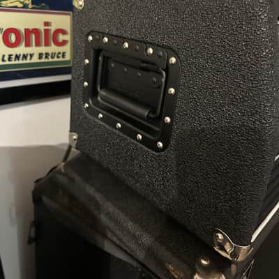 Ampeg SVT-CL Classic Series 300-Watt Tube Bass Amp Head 2007 - Present - Black image 2