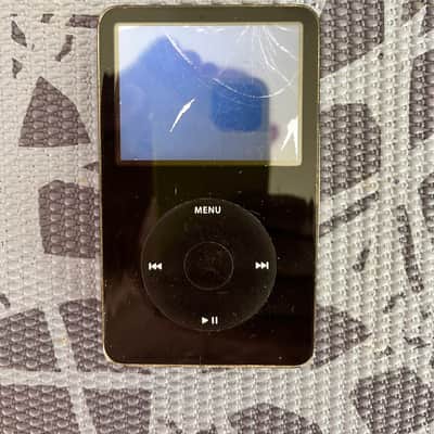 Apple iPod classic 160 Gb 7th Gen, iPod classic 80 Gb, 5th Gen, iPod nano 7th gen 2000-2016 - Varied image 3