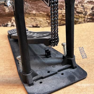 DW 3000 Series Double Bass Drum Pedal with Pearl Connecting Drive Shaft/Crossbar image 6