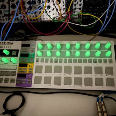 Arturia BeatStep Pro MIDI Controller 2017 - Present White