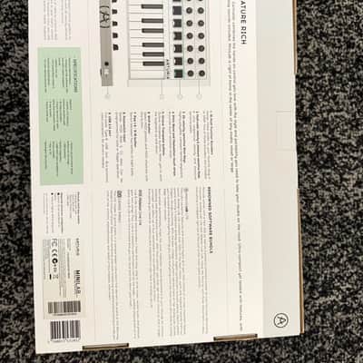 Arturia MiniLab MkII 25-Key MIDI Controller 2017 - Present - White image 3