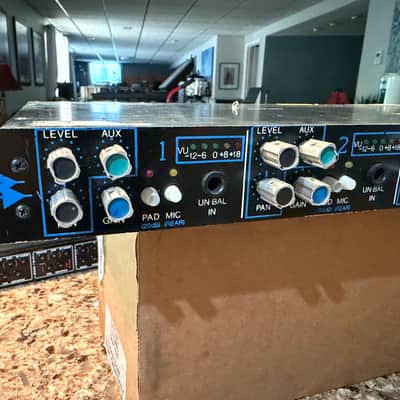 API 3124MB+ 4-Channel Mic Preamp Mixer 2003 - 2016 - Black image 1