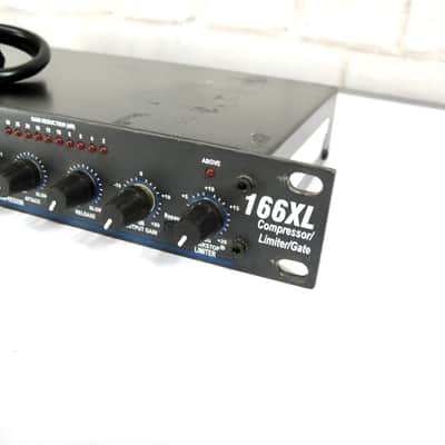DBX 166XL 2-Channel Pro Audio 1U Rack Mount Stereo Compressor Limiter Gate image 2