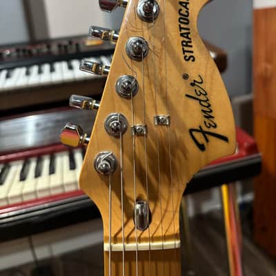 Fender ST-72 Stratocaster MIJ - Blue Flower image 8