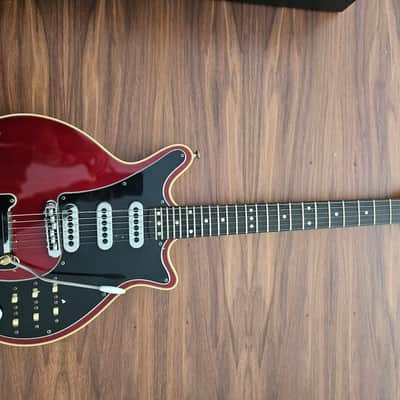 Guild BM01 Brian May Signature 1993 - Red image 1