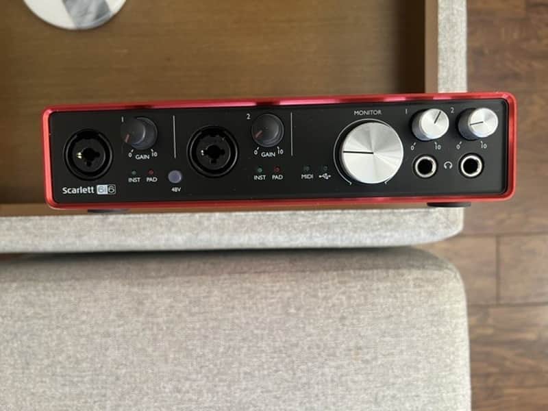Focusrite Scarlett 6i6 2nd Gen USB Audio Interface 2016 - 2018 - Red / Black image 1