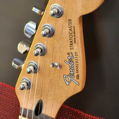 Fender 1998 Mexican Standard Stratocaster with Rosewood Fretboard Black image 5