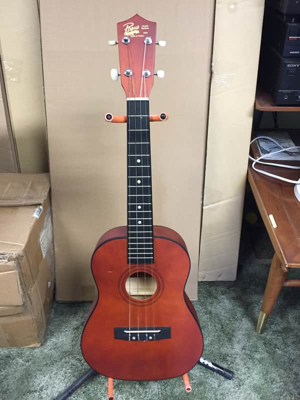 ROGUE RU20 Baritone Ukulele UKE w/ BAG used image 1
