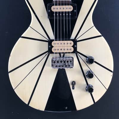 Hamer USA Special 1982 Graphic - Vintage image 1