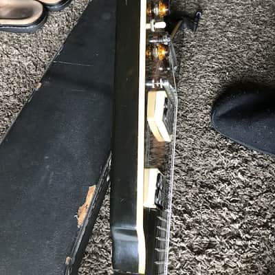 Gibson The Flying V CMT 1981-1985 - Sunburst image 12