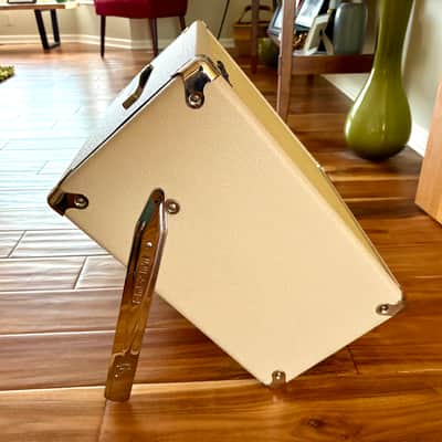 Luxe-Tone 1 x 12" Cabinet w/Fender Tilt Legs Celestion Gold Alnico Custom Cover image 6