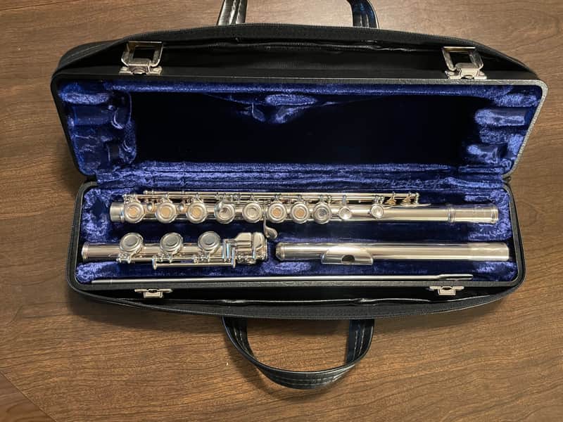 Armstrong Model 80 Intermediate Flute w/ B Foot image 1