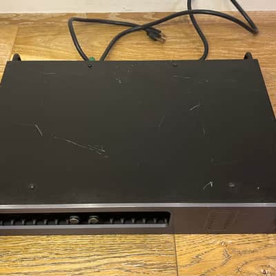 Carver PM-1.5 High Headroom Magnetic-Field Power Amplifier & Carver C-1 preamplifier, both is in excellent working condition. image 4
