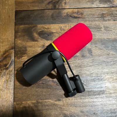 Shure SM7B Genuine Cardioid Dynamic Microphone AND a Pre-Amp image 5