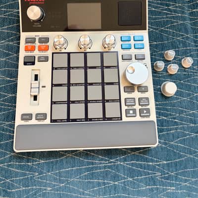 Akai MPC Sample with better knobs! image 1