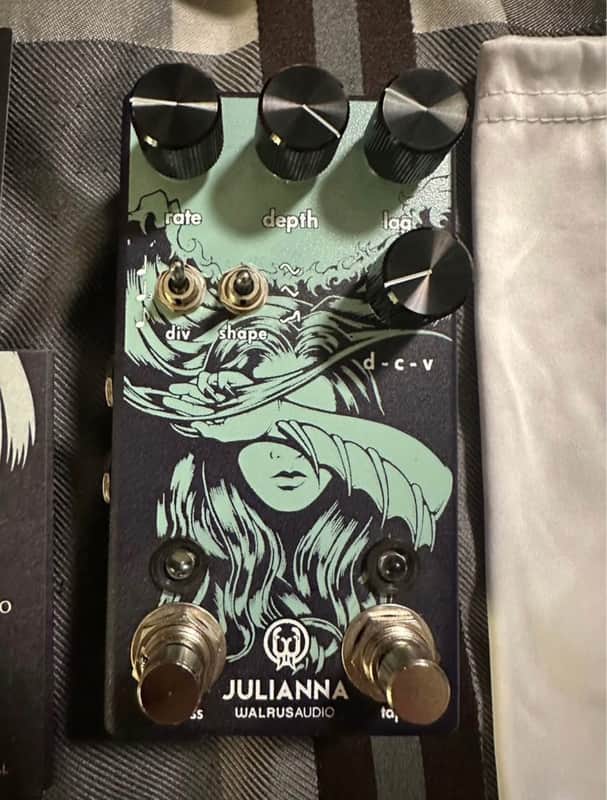 Walrus Audio Julianna Deluxe Chorus / Vibrato 2020 - Present - Blue image 1