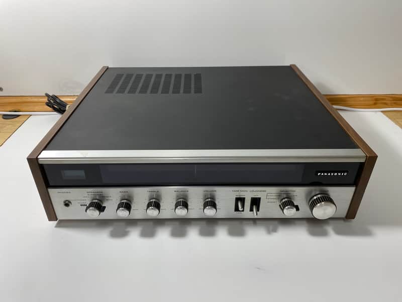 Panasonic SE-2070 FM AM Stereo Receiver Vintage Japan For Parts image 1