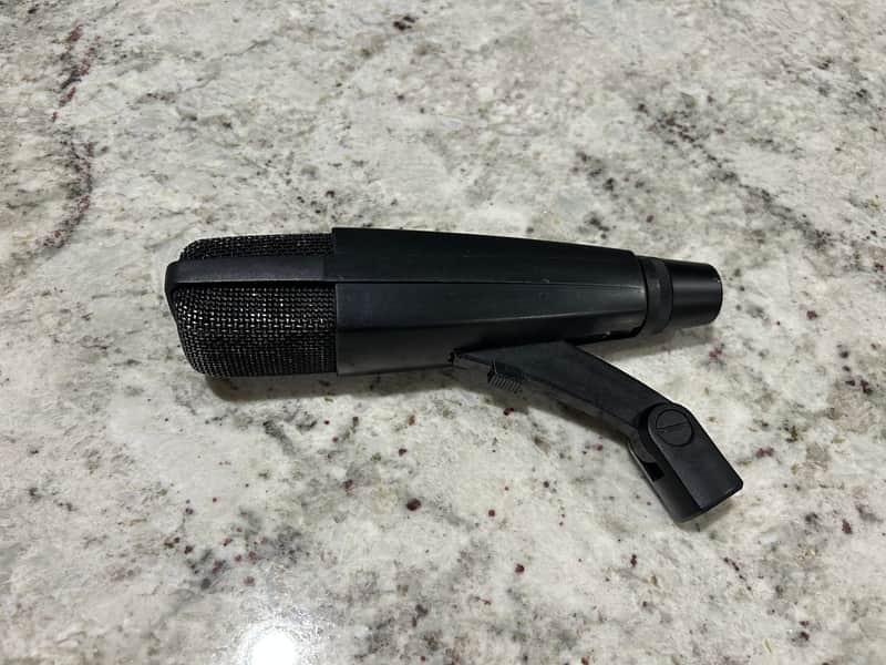 Sennheiser MD 421 II Cardioid Dynamic Microphone 2002 - Present - Black image 1