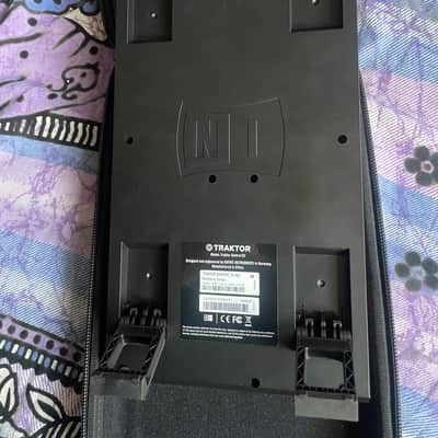 Native Instruments Traktor Kontrol D2 with Magma Case image 3