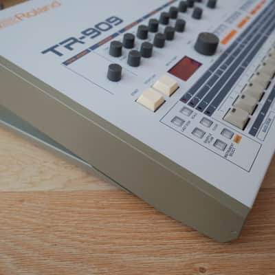 Roland TR-909 Rhythm Composer 1983 - 1985 - White image 10
