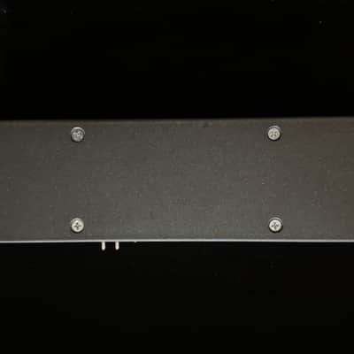 Walrus Audio Phoenix (US 110v) Clean Power Supply Cobalt / Light Blue Bird image 3