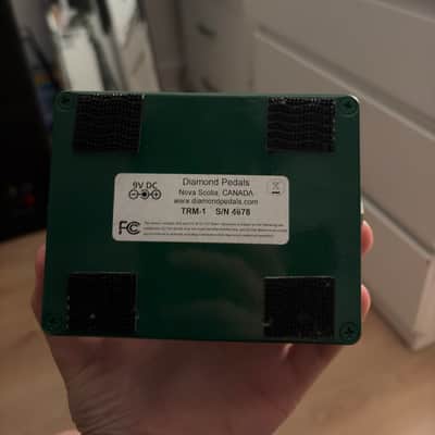 Diamond Tremolo 2000s - Green image 2