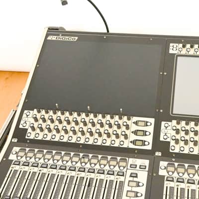 DiGiCo SD8 Digital Mixing Console w/ Waves Card, ST Optical & Road Case CG01Z7Q *ASK FOR SHIPPING* image 6