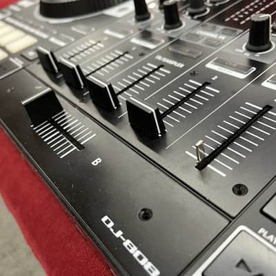 Roland DJ-808 DJ Controller - Black image 11