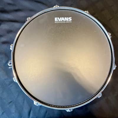 Ludwig 5.5" x 14"Heirloom Stainless Steel Snare Drum LSTL5514 image 5