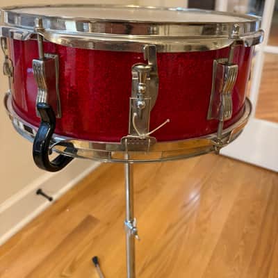 Ludwig Vintage Pioneer 6 lug snare drum 1966 - Red Sparkle image 3