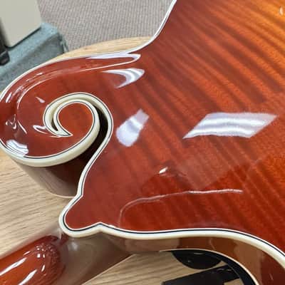 Kentucky KM-855 Artist F-Style Mandolin Amber Burst image 11