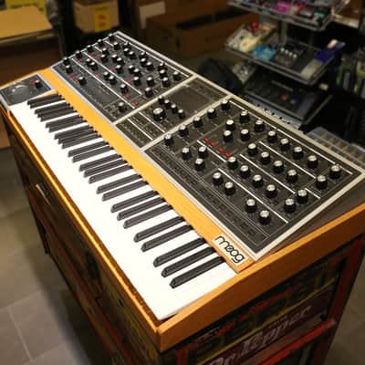 Moog One 16-Voice 61-Key Polyphonic Analog Synthesizer 2018 - Present - Black/Ash image 2