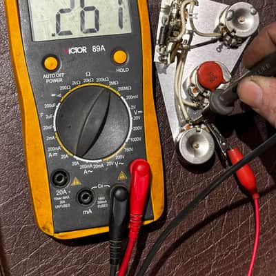 1961 1962 1963 CTS Crater Bottom Back 250k pots potentiometers audio taper split shaft .1 50v capacitor Centralab CRL 1454 1452 image 3
