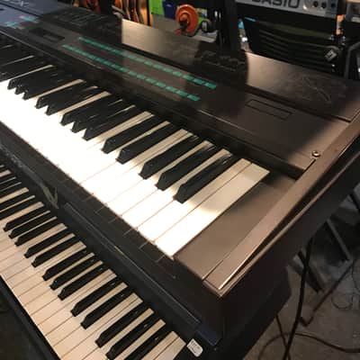 Yamaha DX7 Programmable Algorithm Synthesizer 1983 - 1987 - Black