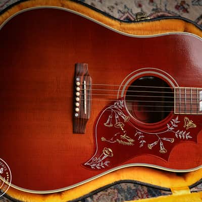 Gibson Custom 1960 Reissue Hummingbird Heritage Cherry Sunburst image 3