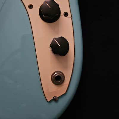 Fender Musicmaster Bass Daphne Blue image 7