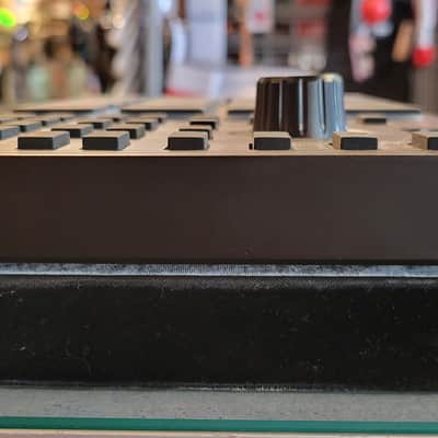 Akai Professional MPC Studio MIDI Controller Used image 4