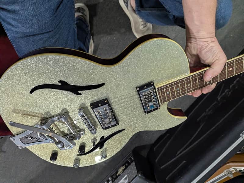 Michael Kelly Semi-hollow guitar - Glitter finish image 1