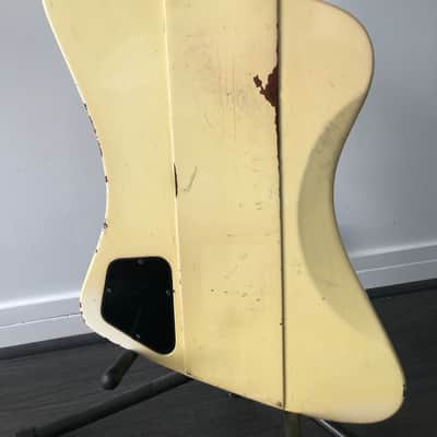 1989 Gibson Thunderbird white color image 9