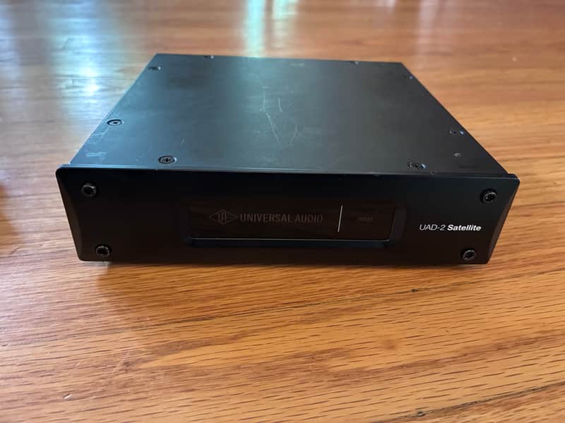 Universal Audio UAD-2 Satellite QUAD Core Thunderbolt DSP Accelerator 2019 - 2020 - Black image 1